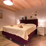 Villa Wonderful Antonici With Private Pool Near Pula - Wiibuk