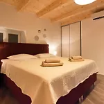 Villa Wonderful Antonici With Private Pool Near Pula - Wiibuk