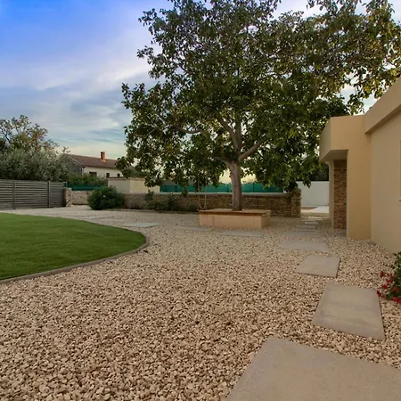 Villa Wonderful Antonici With Private Pool Near Pula - Wiibuk