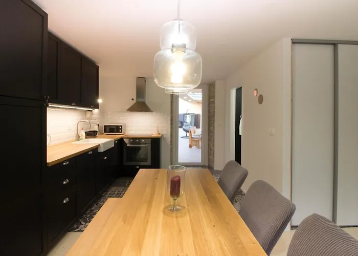 Villa Wonderful Antonici With Private Pool Near Pula - Wiibuk